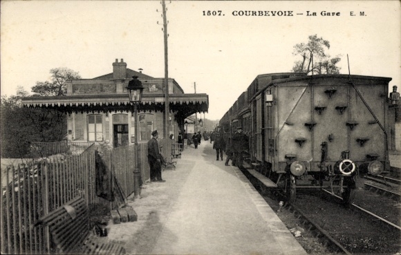 Postcard Courbevoie Hauts de Seine, station, platform, train