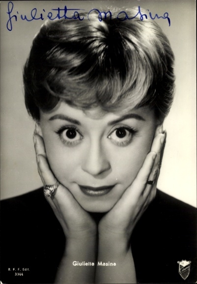 Postcard actress Giulietta Masina, portrait, autograph