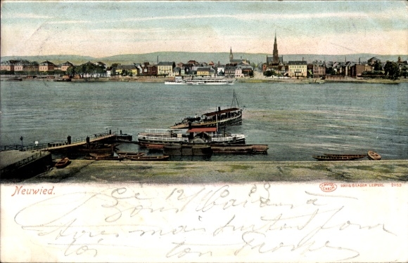 Ak Neuwied am Rhein, Panoramaansicht von  Schiffe im Wasser, Stadtansicht
