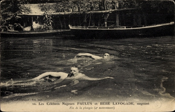 Postcard swimmers Paulus and Bebe Lavogade, end of the dive