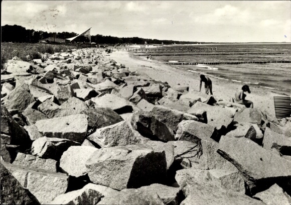 Postcard Glowe on Rügen, beach, bathers, coastal protection stones