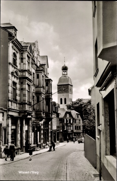 Ak Wissen an der Sieg Westerwald, Straßenpartie, Kirche