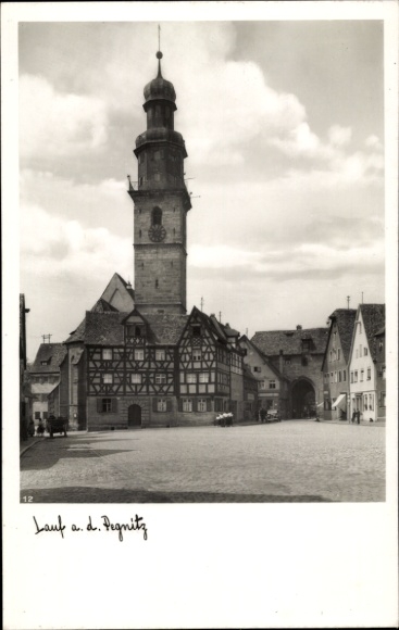 Ak Lauf an der Pegnitz in Mittelfranken Bayern, Rathaus, Marktplatz, Fachwerkhaeuser