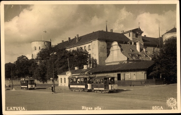 Photo Postcard Riga Latvia, street scene, trams
