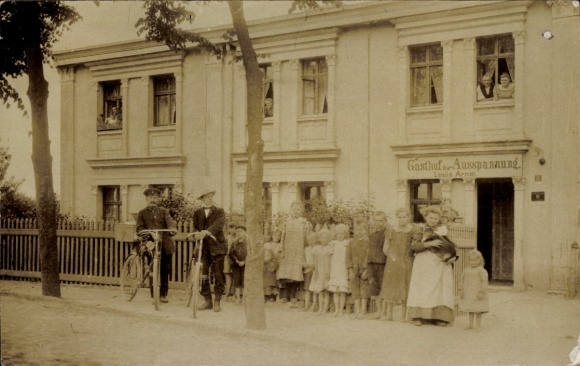 Photo Postcard Velten in der Mark, guesthouse for relaxation, children, bicycles