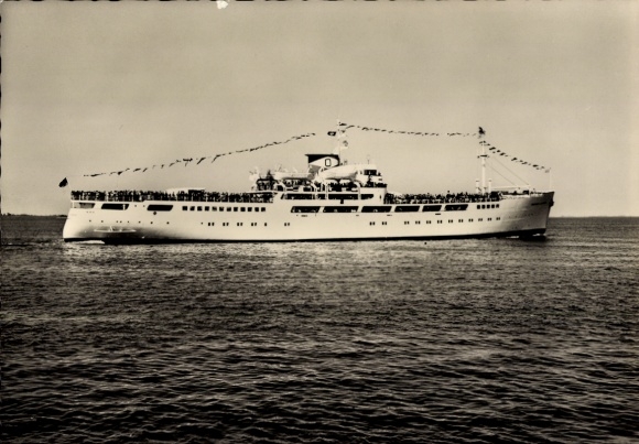 Ak Bremerhaven, Das Passagierschiff ROLAND ZU BREMEN auf See. Es ist 114 m lang und bietet Pla...