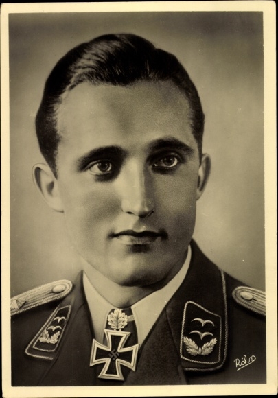 Pocztówka Oberleutnant Friedrich Geishardt, odznaczony Krzyżem Kawalerskim, Luftwaffe, portret