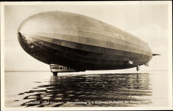 Postcard airship LZ 127 Graf Zeppelin, water landing on Lake Constance, putting on the gondola