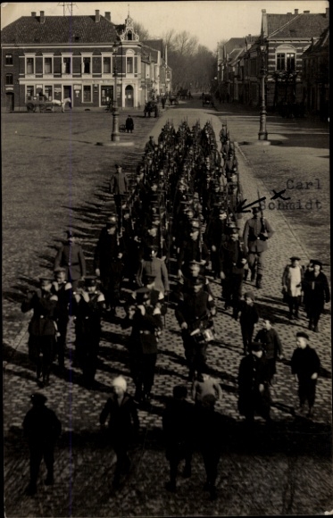 Photo Postcard Aurich in East Frisia, German soldiers in uniforms, children