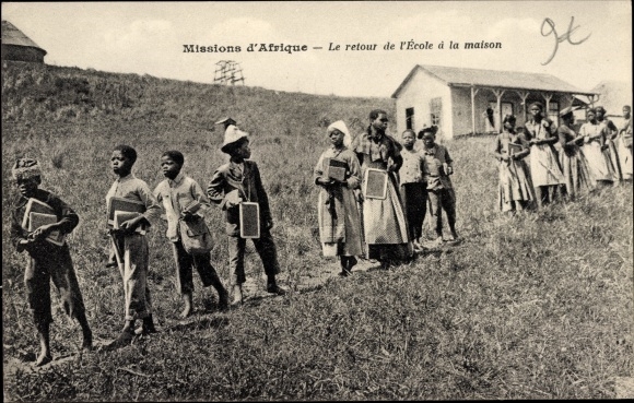 Postcard Missions d&#39;Afrique, The Return from School to Home