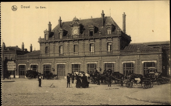 Postcard Douai Nord, La Gare, train station, street side