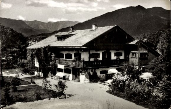 KP Rottach Egern w powiecie Miesbach w Górnej Bawarii, impreza w pensjonacie Adele