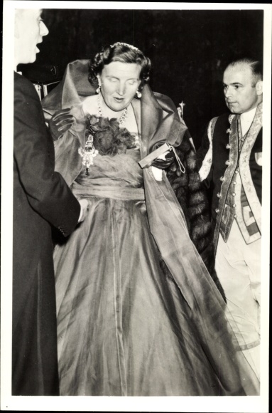 Postcard Paris, Juliana of the Netherlands with President Auriol, 1950