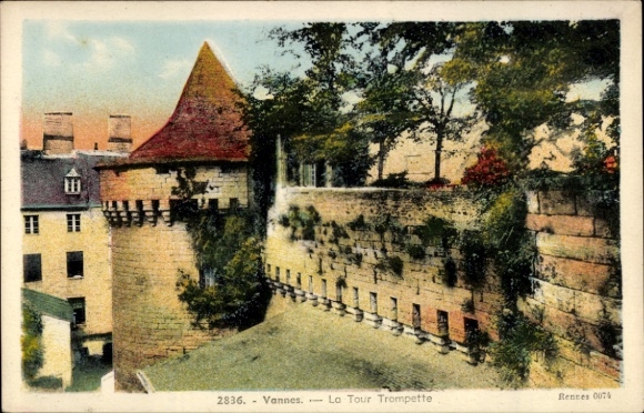 KP Vannes Morbihan, La Tour Trompette, mur miejski, drzewa, kolorowy