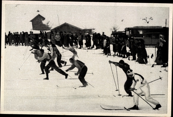 Zdjęcie z kolekcji Olympia 1936, igrzyska zimowe, start sztafety narciarskiej