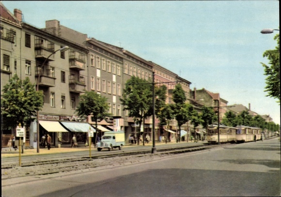 PC Berlin Weißensee, Klement Gottwald Allee, trams, trucks
