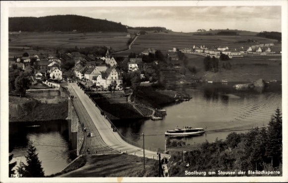Postcard Saalburg in Thuringia, Saalburg on the reservoir, bridge, ships, landscape