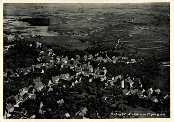 Ak Horb am Neckar, Luftaufnahme von Hochdorf, Landschaft, Häuser, Wiesen, Wälder