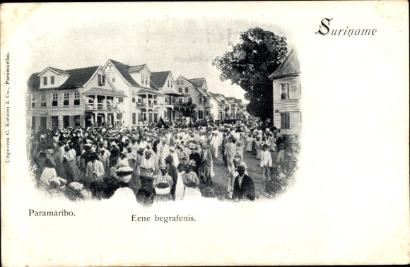 Postcard Paramaribo Suriname, Eene begrafenis