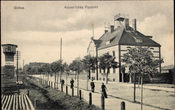 Postcard Velten in der Mark, street section, post office