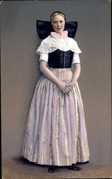 Postcard Wendish girl in folk costume