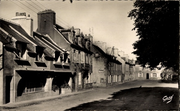 KP Lesneven Finistère, Place du Chateau