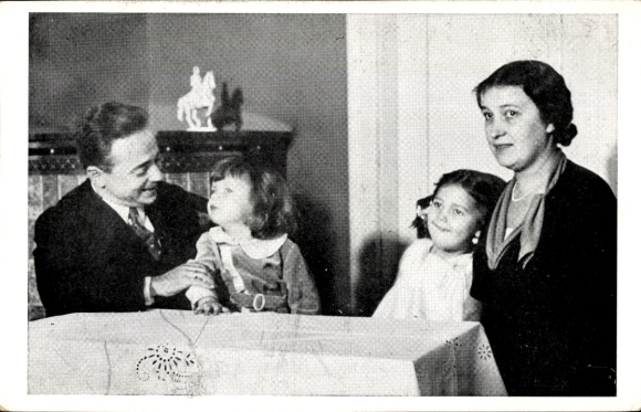 Picture Austrian Chancellor Engelbert Dollfuß, Austrofascism, family portrait, wife Alwine