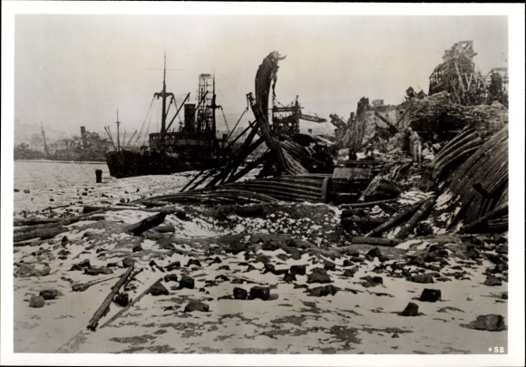 Photo Hoffmann, The port of Feodosiya in the Crimea destroyed by German bombers, Feb. 1942