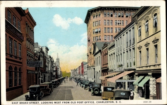 Ak Charleston South Carolina USA, East Broad Street, kijkend naar het westen vanaf Old Post Office