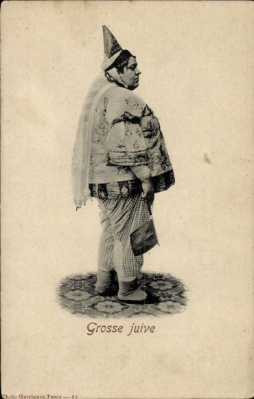 Judaica Postcard Jewish woman in traditional costume, portrait