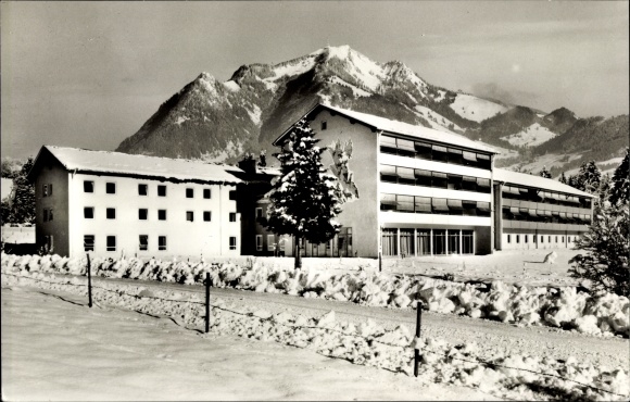 Ak Bolsterlang im Allgäu, uitzicht op het Hirtenstein-sanatorium, sneeuw, berg