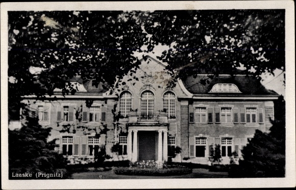 Postcard Laaske Putlitz in der Prignitz, view of the manor house