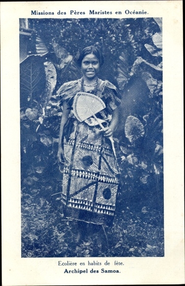 Ak Samoa, Missions des Péres Maristes en Océanie, Ecolière en gewoonten van het feest