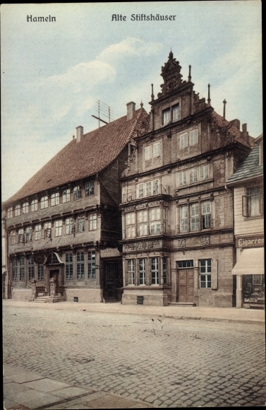 Postcard Hamelin in Lower Saxony, old monastery houses, view of the facade