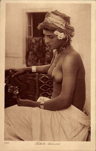 Postcard Arab, breasts, Maghreb