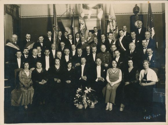 Photo Riga Latvia ?, group photo, flags, 1933