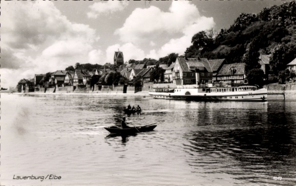 Postcard Lauenburg on the Elbe, partial view, steamer