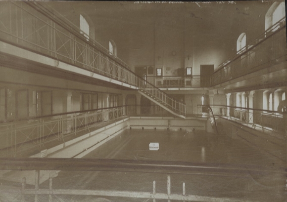 Original Foto Zabrze (ehem. Hindenburg) in Schlesien, Schwimmhalle, Innenansicht, um 1900