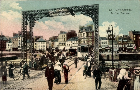Ak Cherbourg en Cotentin Manche,  Le Pont Tournant, Menschen, Straßenbahn,  Szenerie
