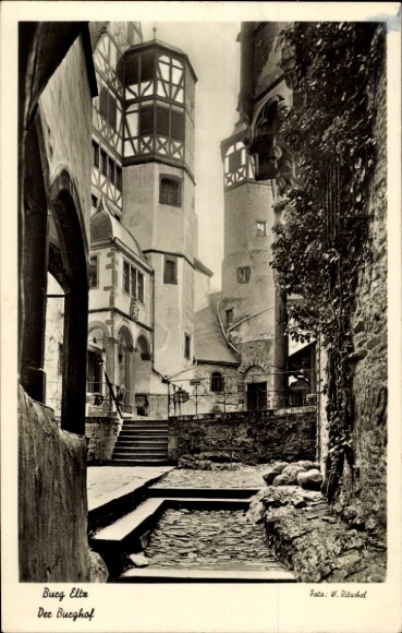 KP Wierschem nad Mozelą, Burg Eltz, dziedziniec zamkowy
