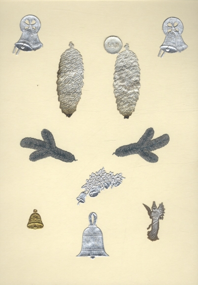 10 płatków srebrnych dzwonków, szyszek, gałązek o wymiarach ok. 8 x 3 cm do 2 x 2 cm