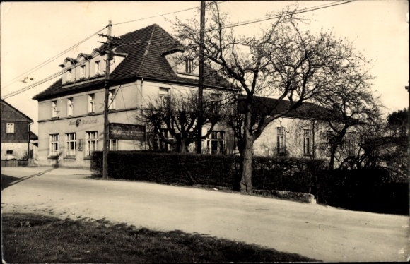Ak Beiersdorf in Oberlausitz, restaurant Amselgrund, recreatiegebied bomen, straat
