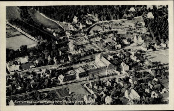 Ak Oberschlema Bad Schlema im Erzgebirge, Luftaufnahme, Radiumbad, Gebäude, Landschaft, 1943