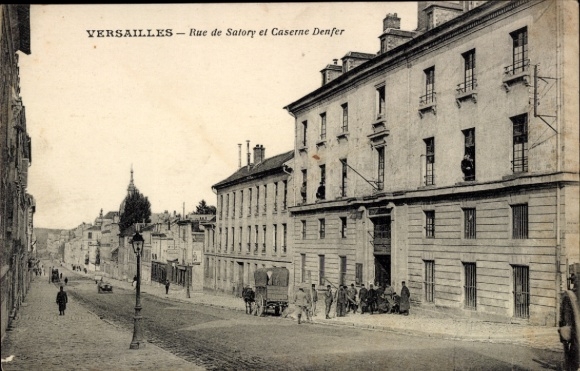 Ak Versailles Yvelines, Straße in  Gebäude, Pferdewagen, Menschen