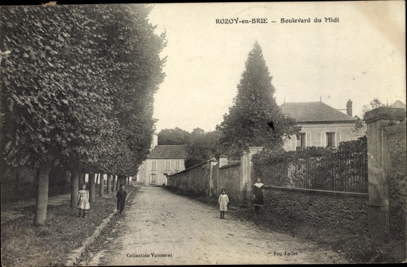 Postcard Rozoy in Brie Seine et Marne, Boulevard de Midi