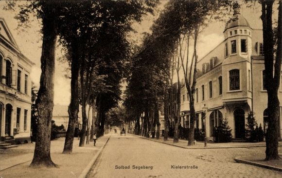 Postcard Bad Segeberg in Schleswig Holstein, houses in Kielerstraße