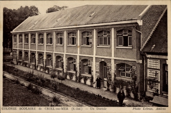 Ak Criel-sur-Mer Seine Maritime, schoolkolonie, slaapzaal