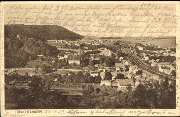 Ak Treuchtlingen im Altmühltal Mittelfranken, Landschaftsansicht, kleine Stadt, Bahngleise, Häuse