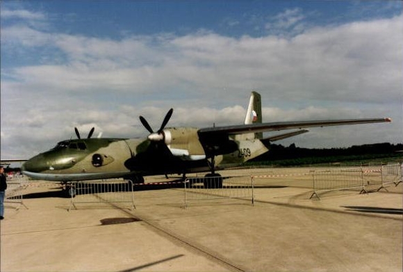 Set von 71 Fotos Flugzeuge und  Hubschrauber