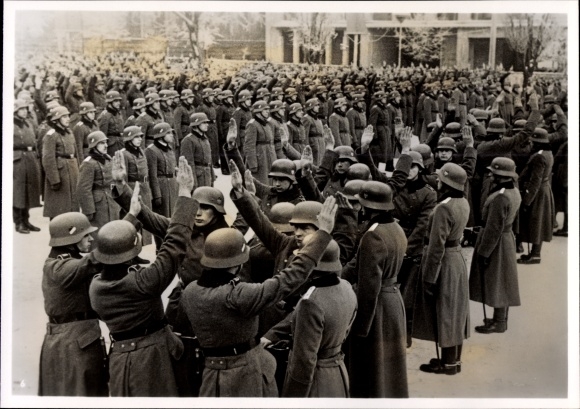 Photo Hoffmann, Heinrich, Wehrmacht recruits being sworn in in Poznań Posen, January 1940